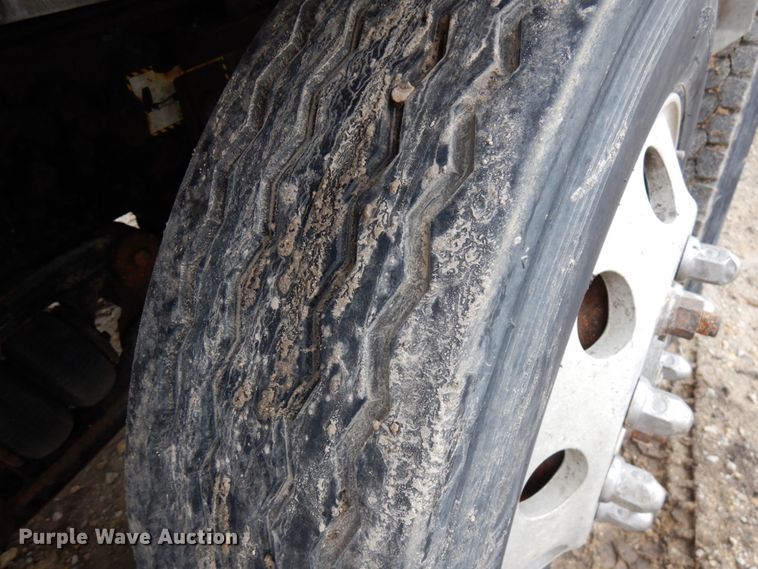 image for item HR9052 2004 Mack CV713  dump truck