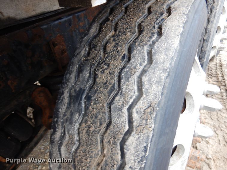 image for item HR9052 2004 Mack CV713  dump truck