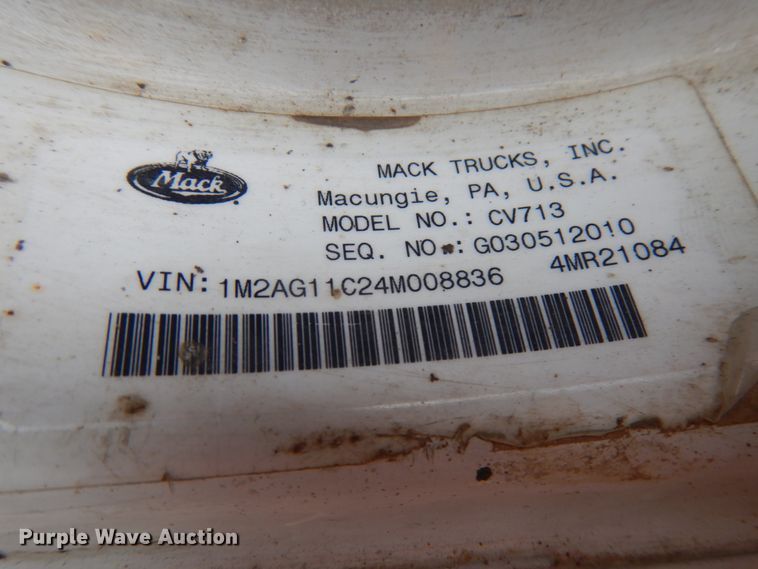 image for item HR9052 2004 Mack CV713  dump truck