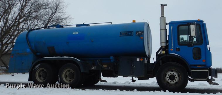 image for item HS9797 2002 Mack MR690S  water truck