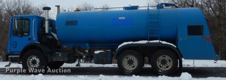 image for item HS9797 2002 Mack MR690S  water truck