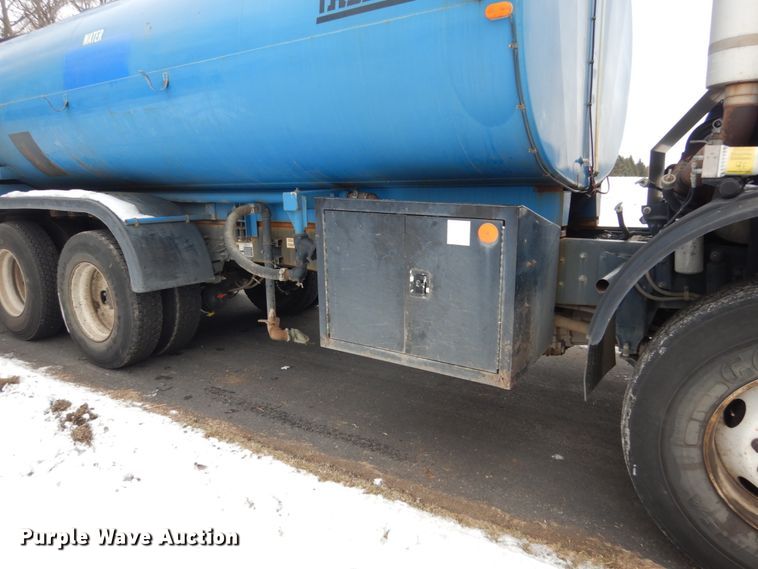 image for item HS9797 2002 Mack MR690S  water truck