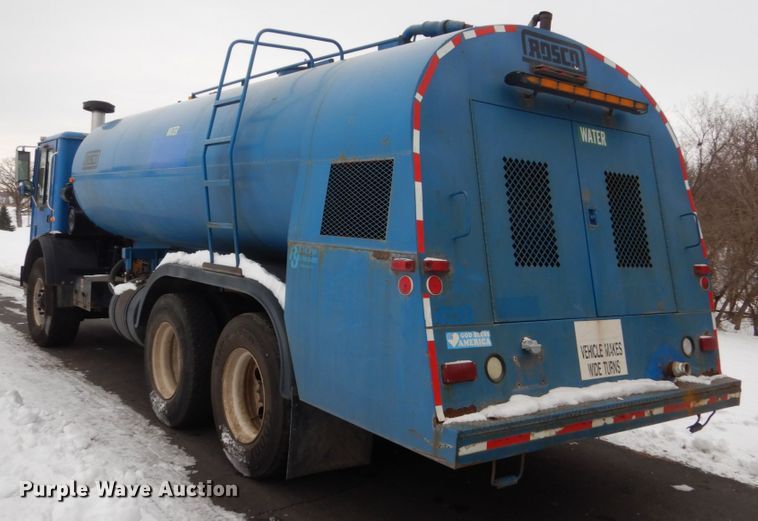 image for item HS9797 2002 Mack MR690S  water truck