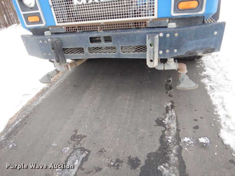 image for item HS9797 2002 Mack MR690S  water truck