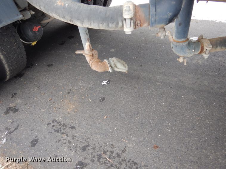 image for item HS9797 2002 Mack MR690S  water truck