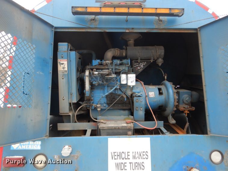 image for item HS9797 2002 Mack MR690S  water truck