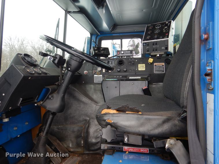 image for item HS9797 2002 Mack MR690S  water truck