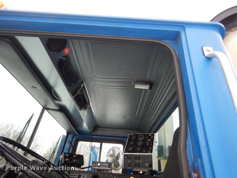 image for item HS9797 2002 Mack MR690S  water truck