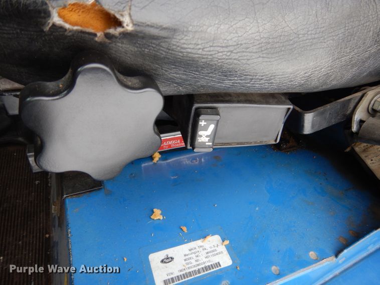 image for item HS9797 2002 Mack MR690S  water truck