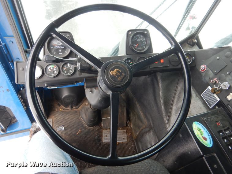 image for item HS9797 2002 Mack MR690S  water truck