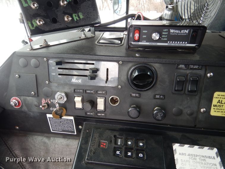 image for item HS9797 2002 Mack MR690S  water truck