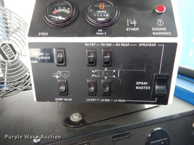 image for item HS9797 2002 Mack MR690S  water truck