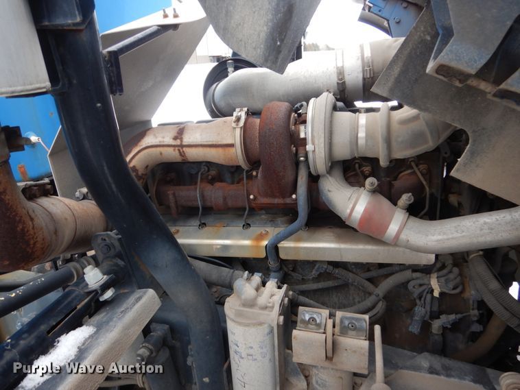 image for item HS9797 2002 Mack MR690S  water truck