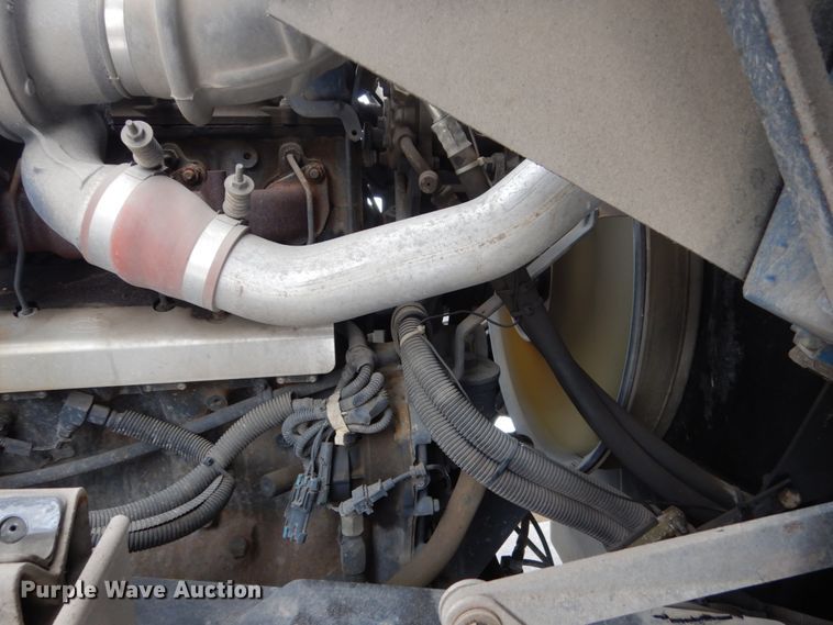 image for item HS9797 2002 Mack MR690S  water truck