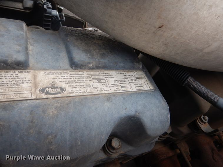 image for item HS9797 2002 Mack MR690S  water truck