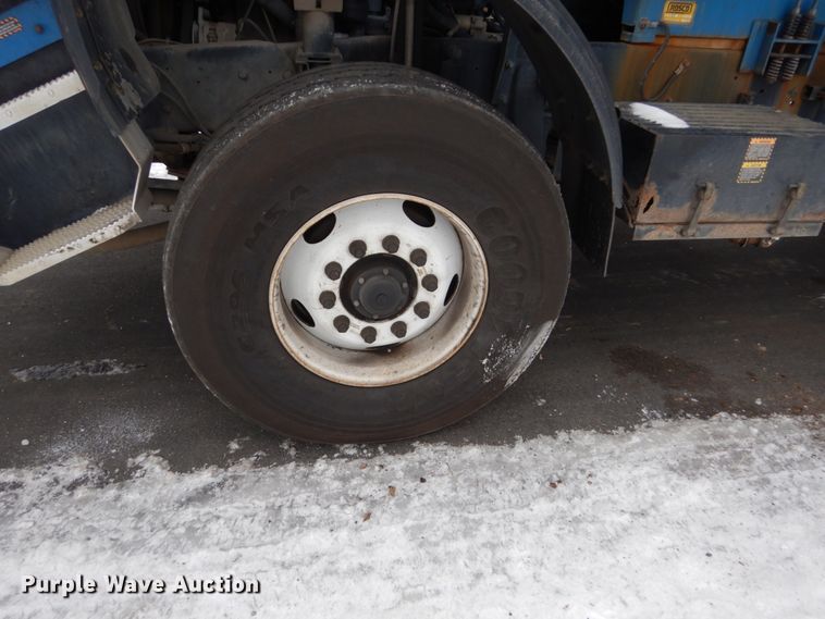 image for item HS9797 2002 Mack MR690S  water truck