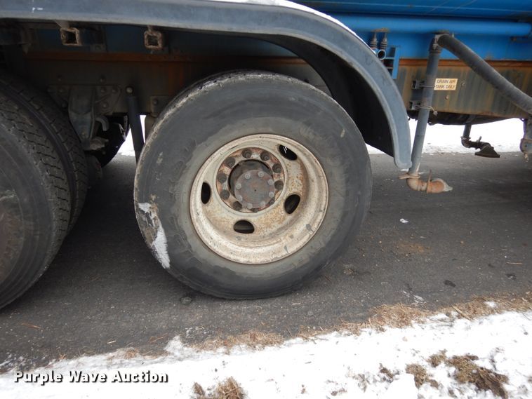 image for item HS9797 2002 Mack MR690S  water truck