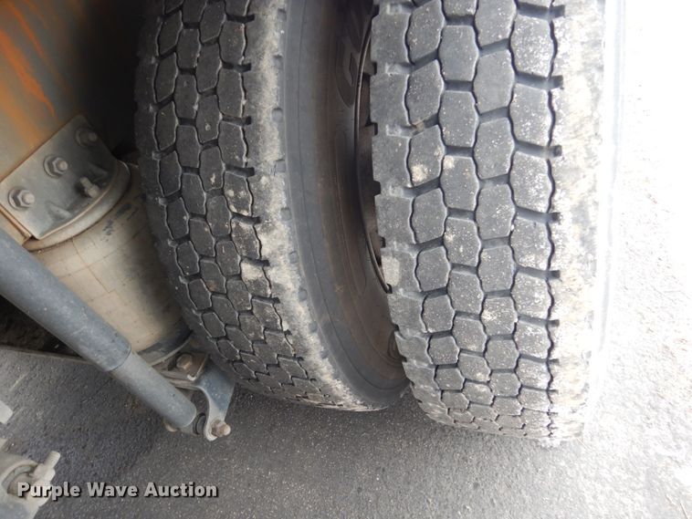 image for item HS9797 2002 Mack MR690S  water truck