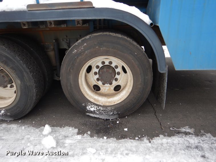 image for item HS9797 2002 Mack MR690S  water truck