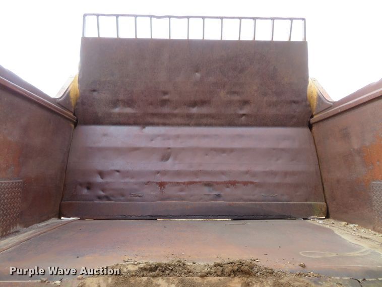 image for item HV9691 1988 Caterpillar 621E  conventional scraper