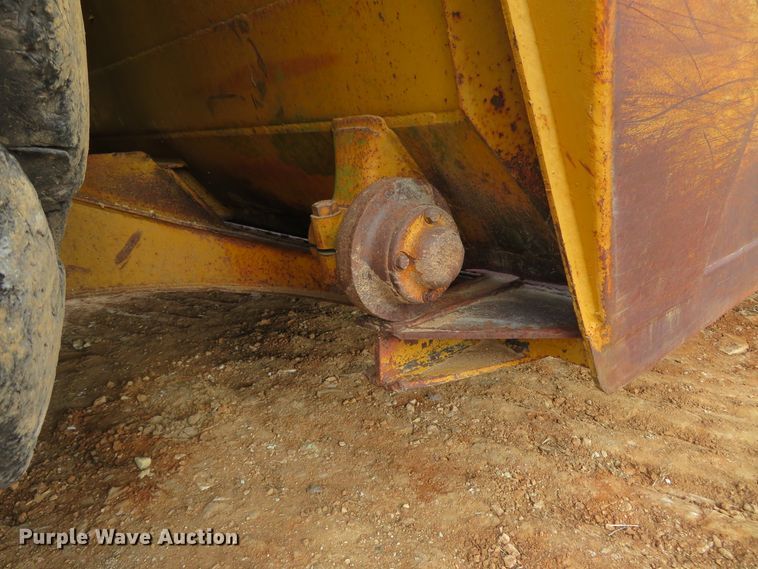 image for item HV9691 1988 Caterpillar 621E  conventional scraper