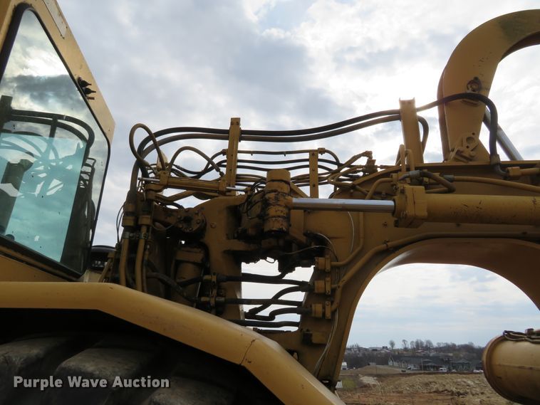 image for item HV9691 1988 Caterpillar 621E  conventional scraper