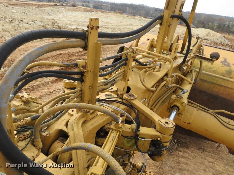 image for item HV9691 1988 Caterpillar 621E  conventional scraper