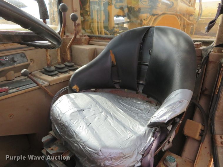 image for item HV9691 1988 Caterpillar 621E  conventional scraper