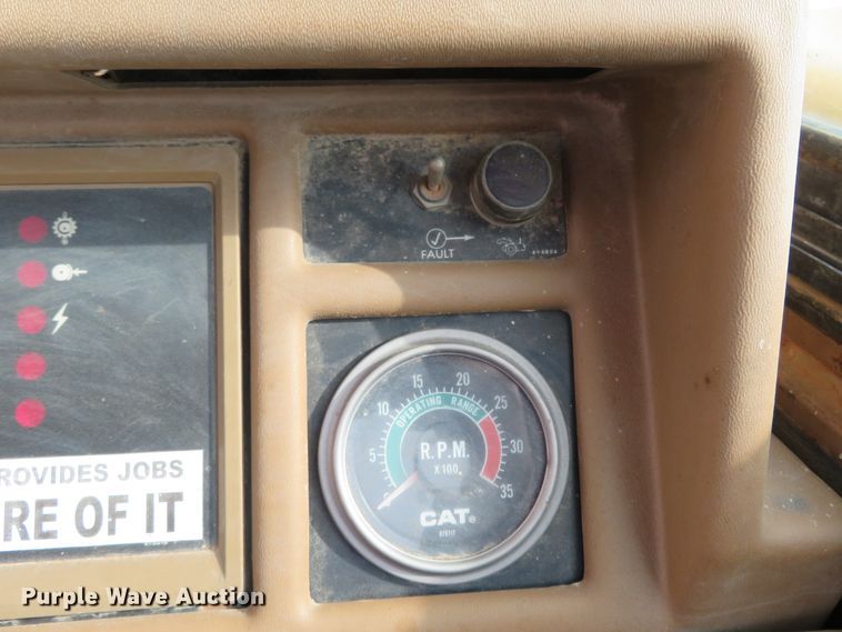 image for item HV9691 1988 Caterpillar 621E  conventional scraper