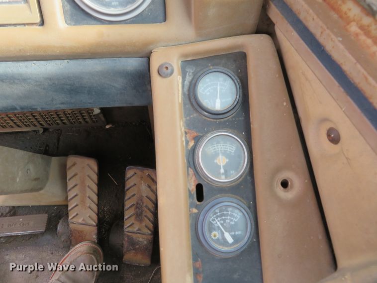 image for item HV9691 1988 Caterpillar 621E  conventional scraper