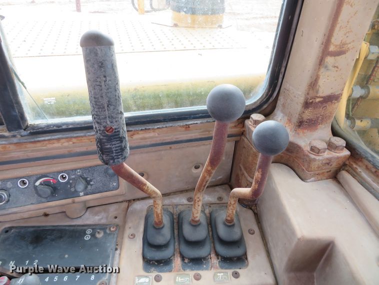 image for item HV9691 1988 Caterpillar 621E  conventional scraper