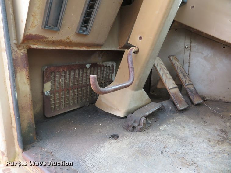 image for item HV9691 1988 Caterpillar 621E  conventional scraper