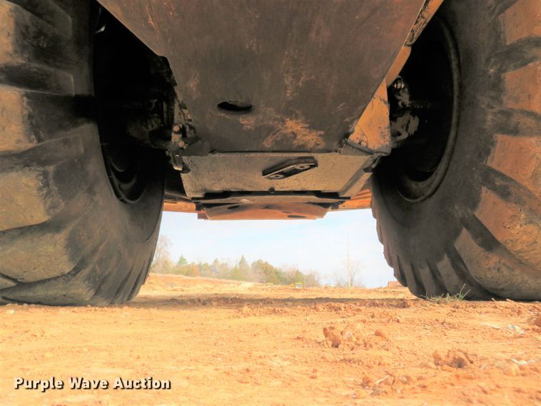 image for item HV9691 1988 Caterpillar 621E  conventional scraper