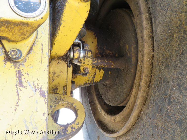 image for item HV9691 1988 Caterpillar 621E  conventional scraper
