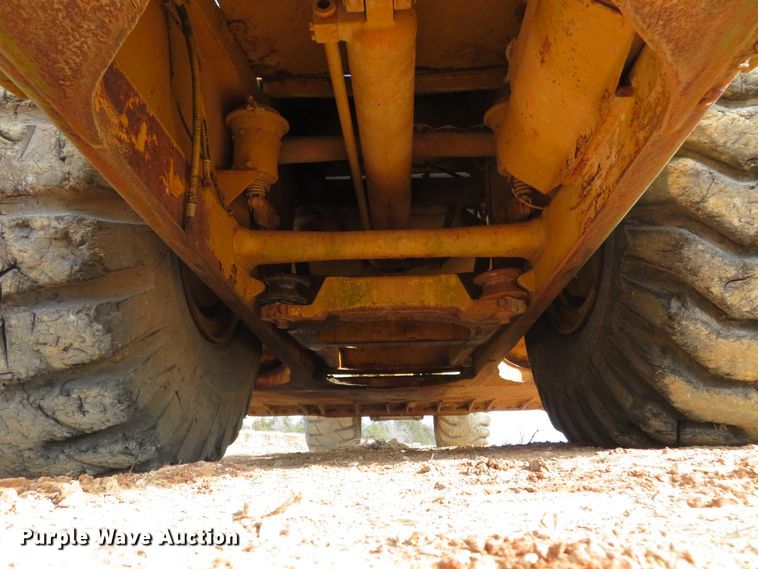 image for item HV9691 1988 Caterpillar 621E  conventional scraper