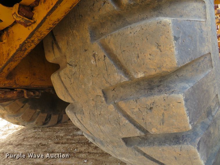 image for item HV9691 1988 Caterpillar 621E  conventional scraper