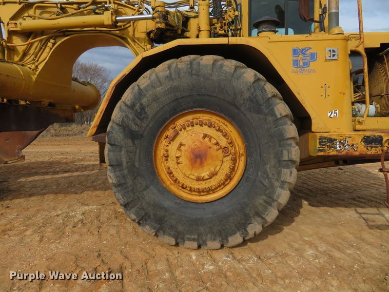 image for item HV9691 1988 Caterpillar 621E  conventional scraper