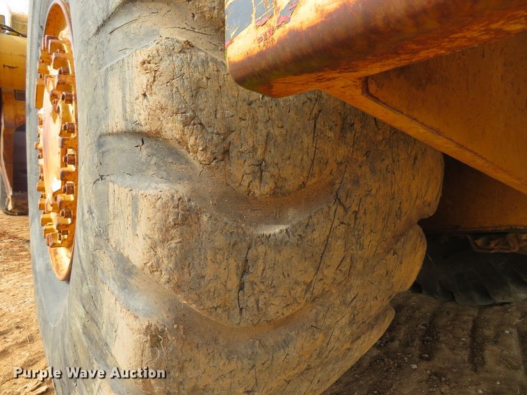 image for item HV9691 1988 Caterpillar 621E  conventional scraper