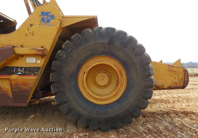 image for item HV9691 1988 Caterpillar 621E  conventional scraper