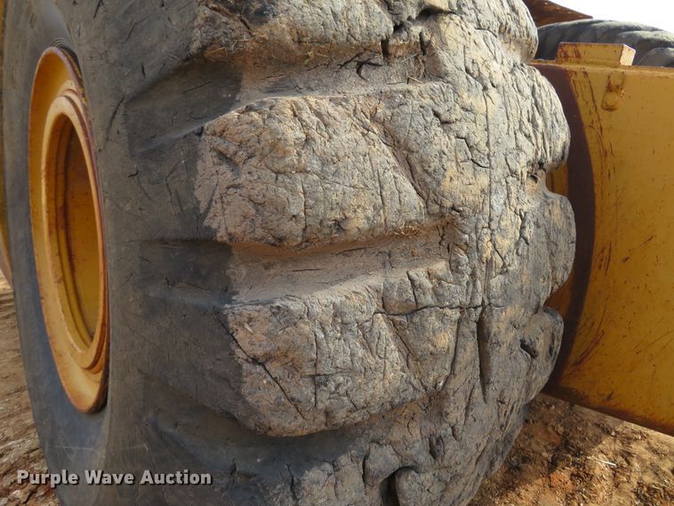 image for item HV9691 1988 Caterpillar 621E  conventional scraper