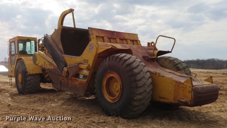 image for item HV9692 1989 Caterpillar 621E  conventional scraper