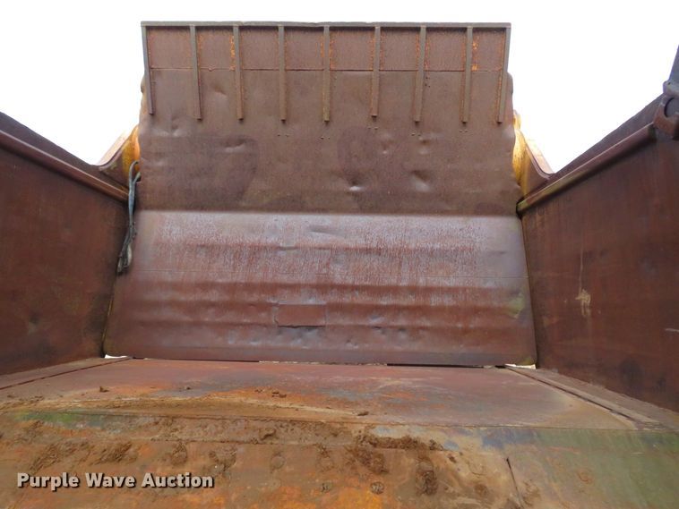 image for item HV9692 1989 Caterpillar 621E  conventional scraper