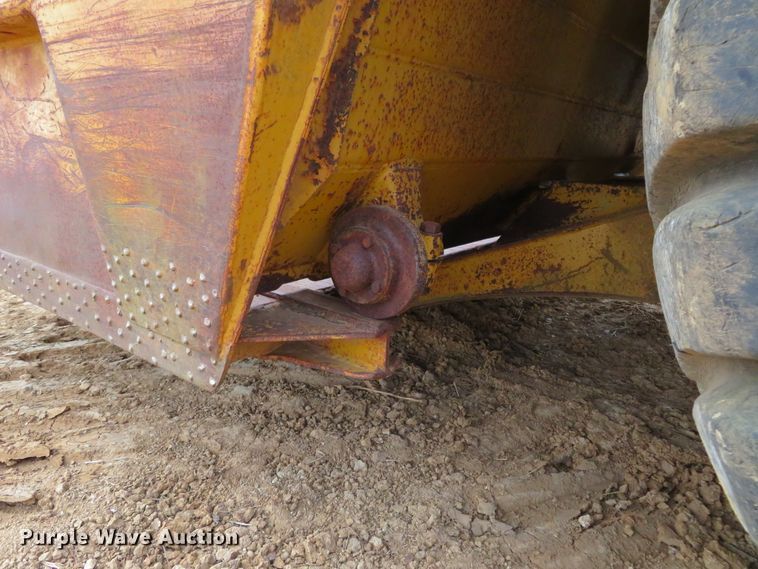 image for item HV9692 1989 Caterpillar 621E  conventional scraper