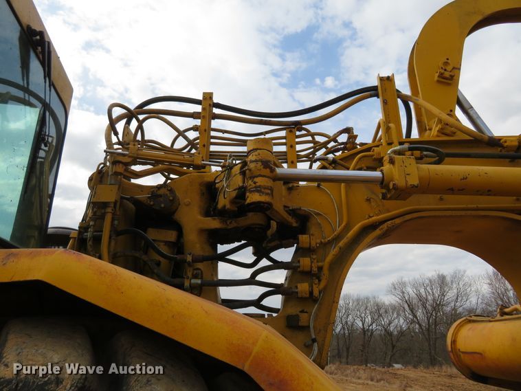 image for item HV9692 1989 Caterpillar 621E  conventional scraper