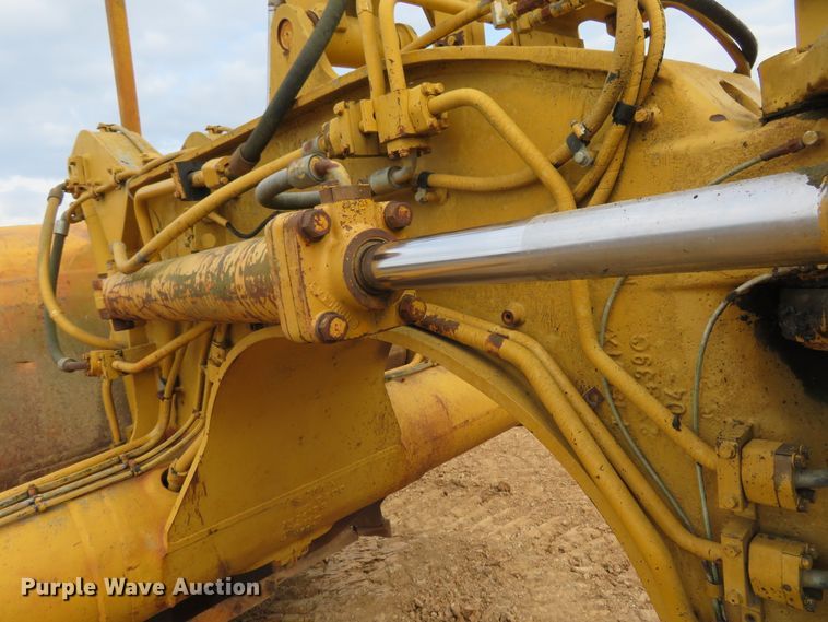 image for item HV9692 1989 Caterpillar 621E  conventional scraper