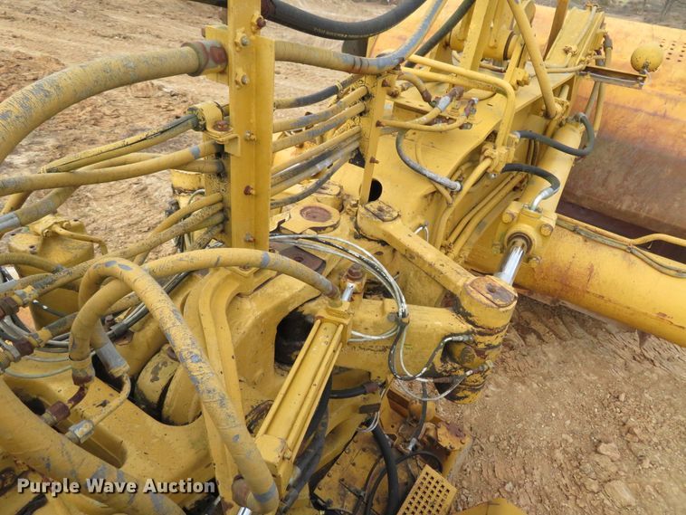 image for item HV9692 1989 Caterpillar 621E  conventional scraper