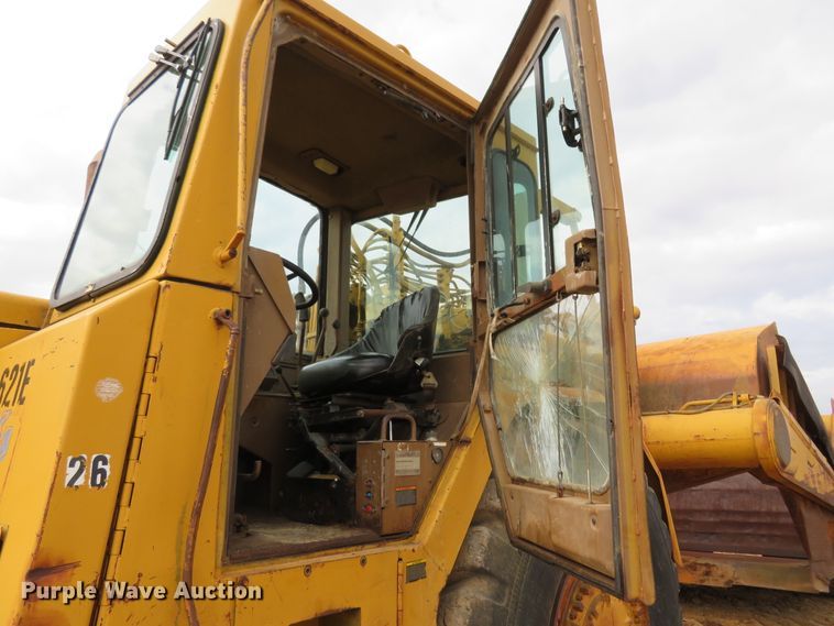 image for item HV9692 1989 Caterpillar 621E  conventional scraper