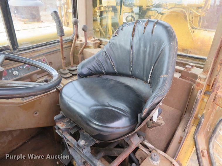 image for item HV9692 1989 Caterpillar 621E  conventional scraper