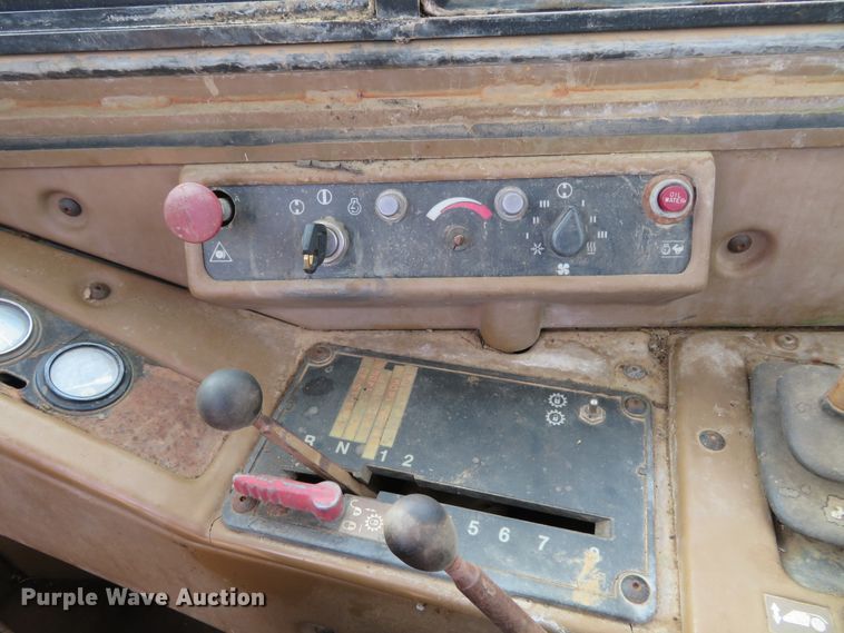 image for item HV9692 1989 Caterpillar 621E  conventional scraper