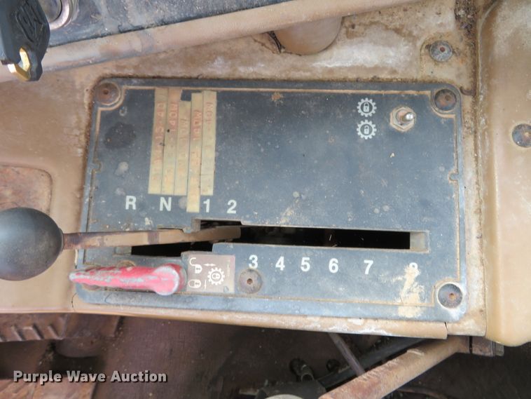 image for item HV9692 1989 Caterpillar 621E  conventional scraper